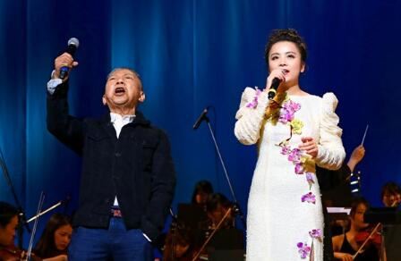 【组图】左宏元周倩“邓丽君名曲演唱会”在东京成功举行