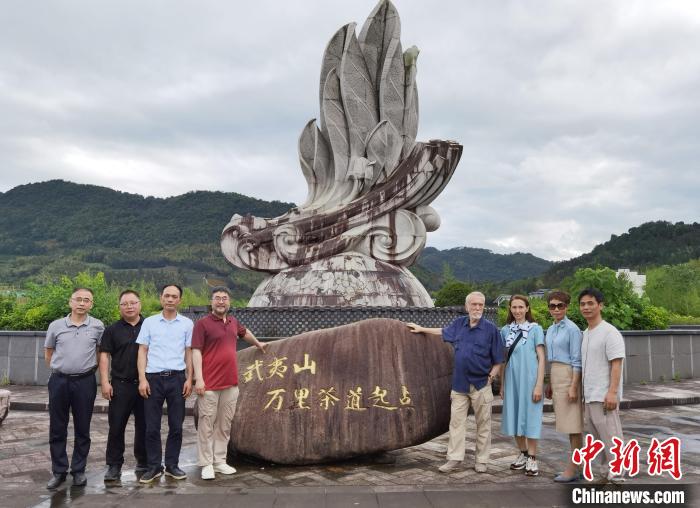 俄罗斯华侨再续“万里茶道”缘 助福建茶叶走“丝路”