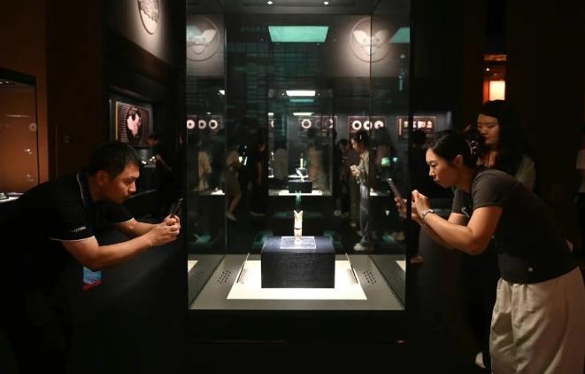 东西问丨贾笑冰：百年红山文化如何实现中外互鉴？