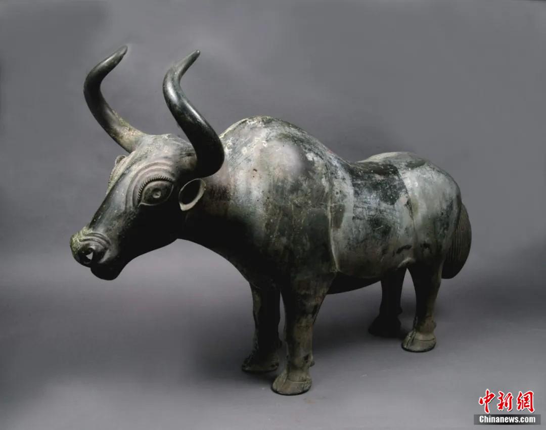 东西问·镇馆之宝丨国宝级文物“铜牦牛”缘何现身古丝路咽喉要塞？