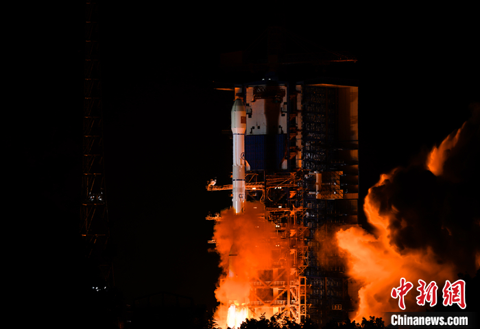 中国成功发射通信技术试验卫星十九号