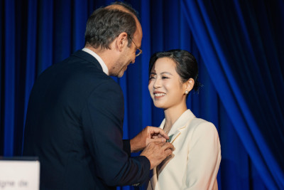 青田籍华裔徐比莉荣获法国艺术与文学骑士勋章