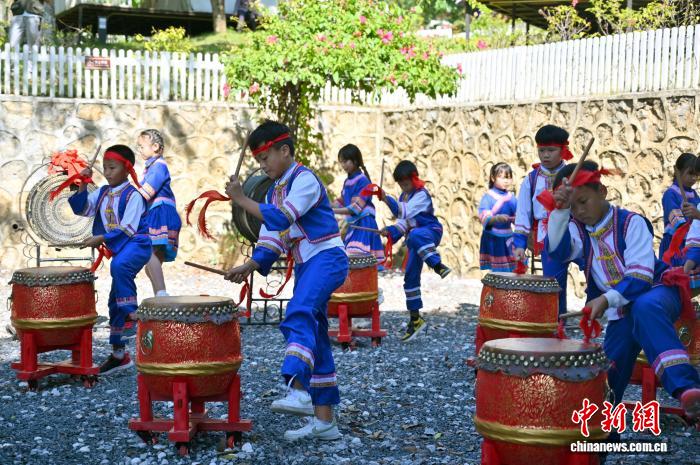 （走进中国乡村）广西贡川村青年返乡热 民俗文旅人气旺