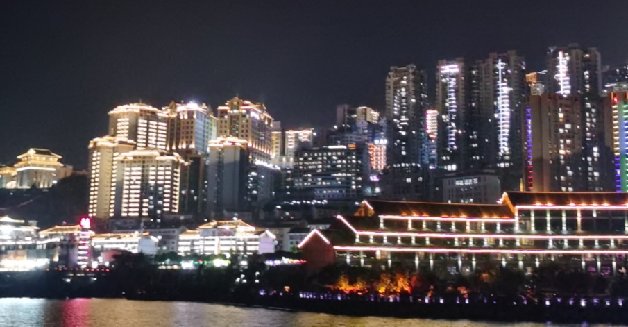 “追梦中华·新韵重庆”海外华文媒体行夜览巫山“三峡之光”：在山水光影中触摸巫山文脉