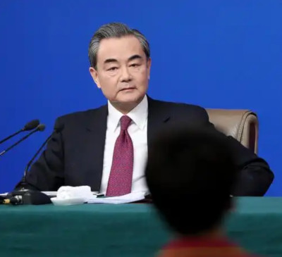 王毅：中方敦促日方早日反思改错，不要执迷不悟