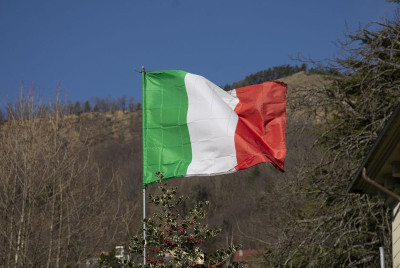 意大利召回驻瑞士大使 抗议火灾嫌疑人获释