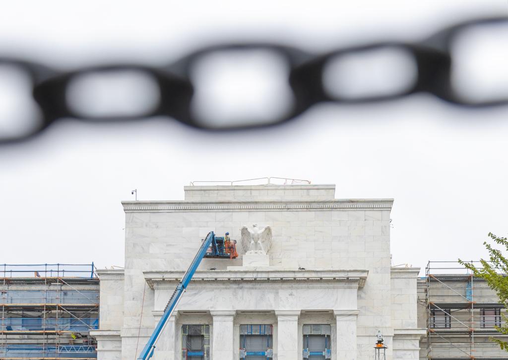 国际观察丨中东战事延宕或动摇美元资产避险属性