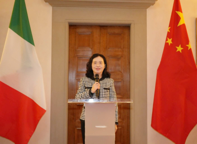 中国驻佛罗伦萨总领事尹琦在《佛罗伦萨邮报》发表署名文章