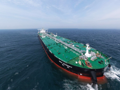 英海事分析公司：霍尔木兹海峡仍严格受控 通航恢复有限