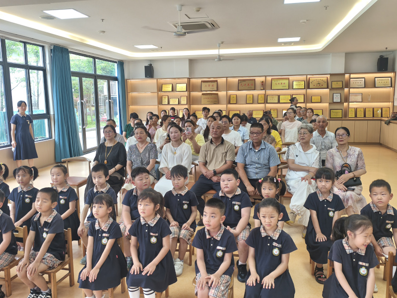 童心暖相伴 护航共成长——兰溪市横溪镇举行“喜迎六一节 情系下一代”主题关爱活动