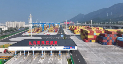 义乌国际枢纽港开港一年进出口货值超150亿元：小商品出海更便捷