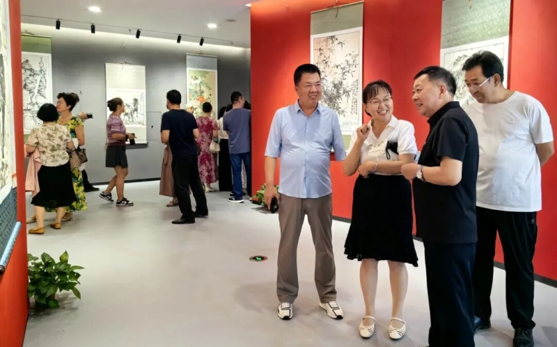 观书画展览 悟红色初心