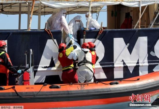 一艘地中海驶往欧洲的移民船内发现7具遗体