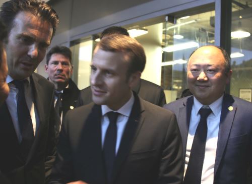 1月9日，陈文雄陪同法国总统马克龙在北京会见中法企业家。(图片来源：欧洲时报记者张新 摄)