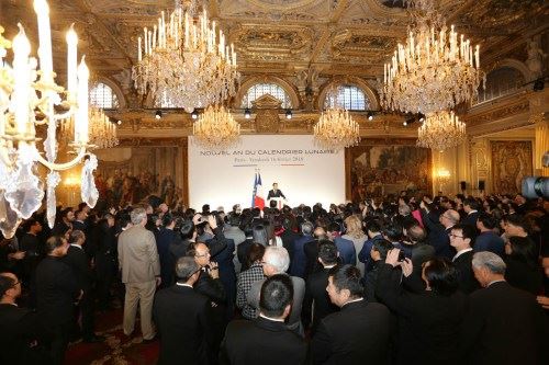 法国总统举行春节招待会 高度评价华侨华人贡献