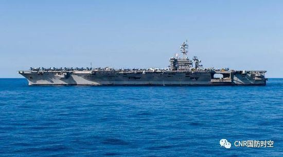 美国海军“卡尔？文森”号航母在南海进行航行（资料图）