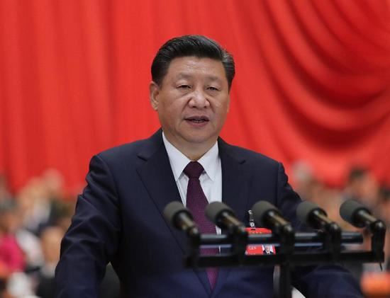 2017年10月18日，习近平在中国共产党第十九次全国代表大会上作报告。（图片来自：新华网）
