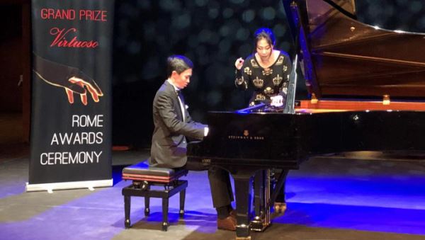 在意大利罗马，上海琴童夺得国际钢琴比赛桂冠