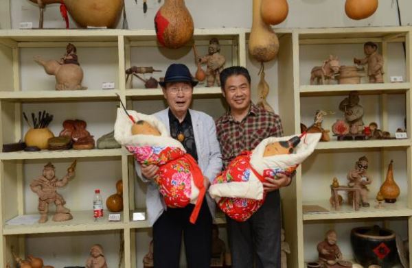 葫芦让人跨越文化障碍 Gourd Bridges the Cultural Gap between