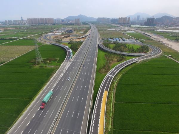 甬台温高速乐清北互通正式通车