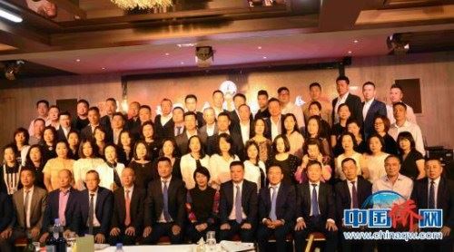 法国华人服装业总商会成立20周年会庆活动当地时间6日晚在巴黎举行。　李洋　摄