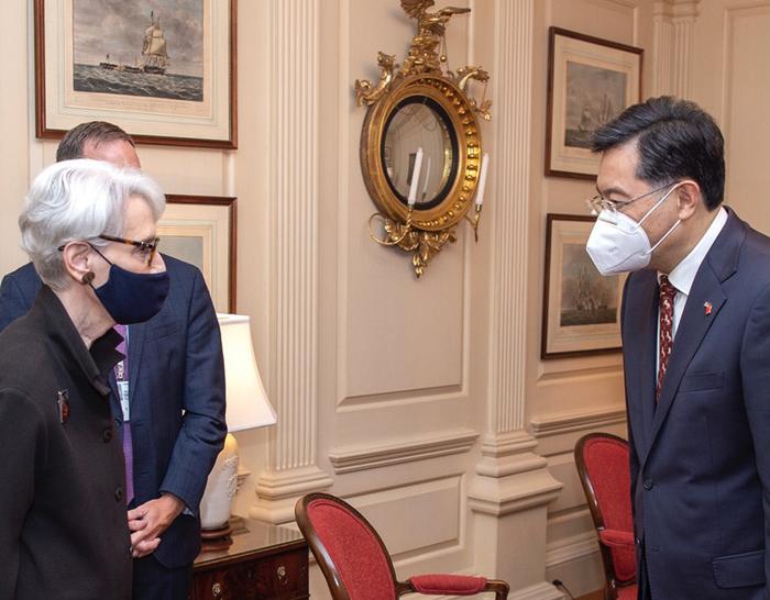 中国驻美大使秦刚会见美国常务副国务卿舍曼