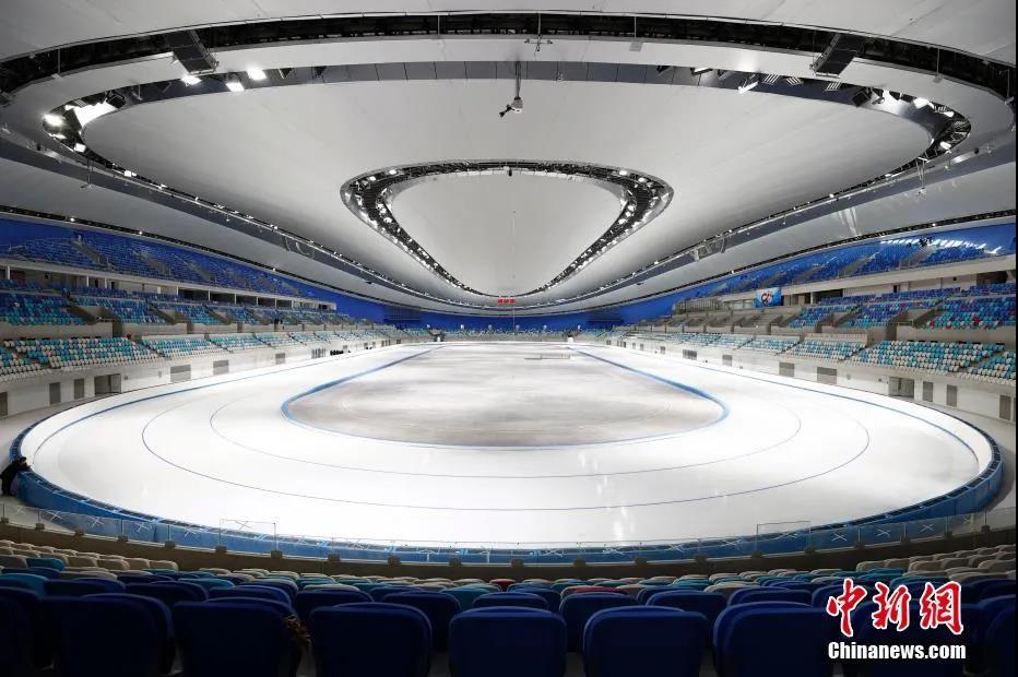 国家速滑馆是北京2022年冬奥会标志性场馆。资料图为2021年1月28日，已完成制冰的国家速滑馆。<a target='_blank' href='http://www.chinanews.com/'>中新社</a>记者 富田 摄