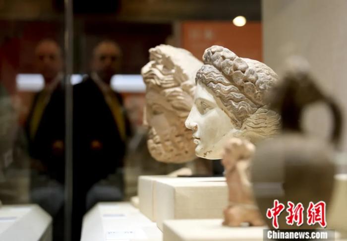 2019年5月，“大美亚细亚——亚洲文明展”在中国国家博物馆举办。作为亚洲文明对话大会的重要文化活动，展览汇集包括中国在内的亚洲全部47国及希腊、埃及两个文明古国，共451件组文物。展览以“多元文明并置，古今文明相通”为主线。<a target='_blank' href='http://www.chinanews.com/'>中新社</a>记者 杜洋 摄