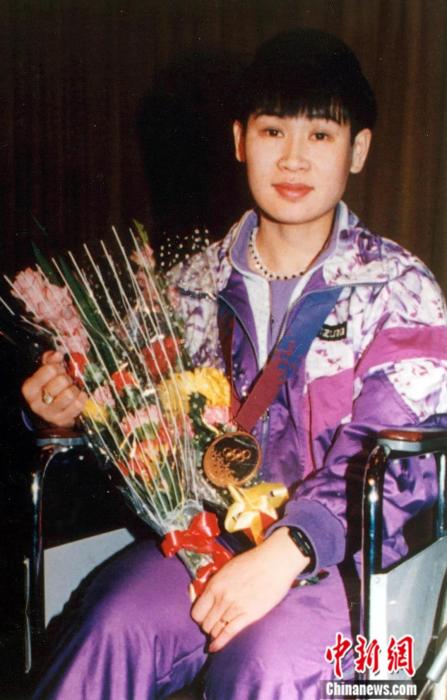 1994年，叶乔波在冬奥会带伤夺得第三名。<a target='_blank' href='http://www.chinanews.com/'>中新社</a>发 赵彤杰 摄
