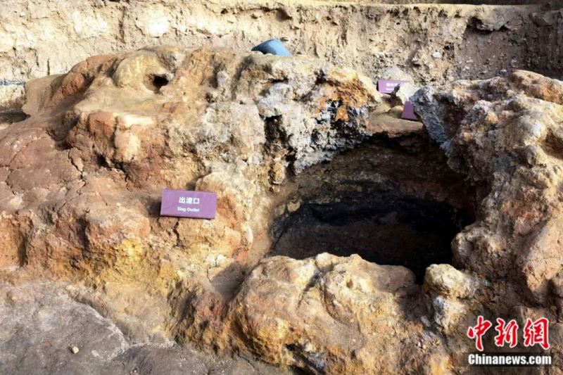 遗址发掘现场的石堆上，铁水流过的岁月痕迹仍清晰可见。<a target='_blank' href='http://www.chinanews.com/'>中新社</a>记者 孙虹 摄