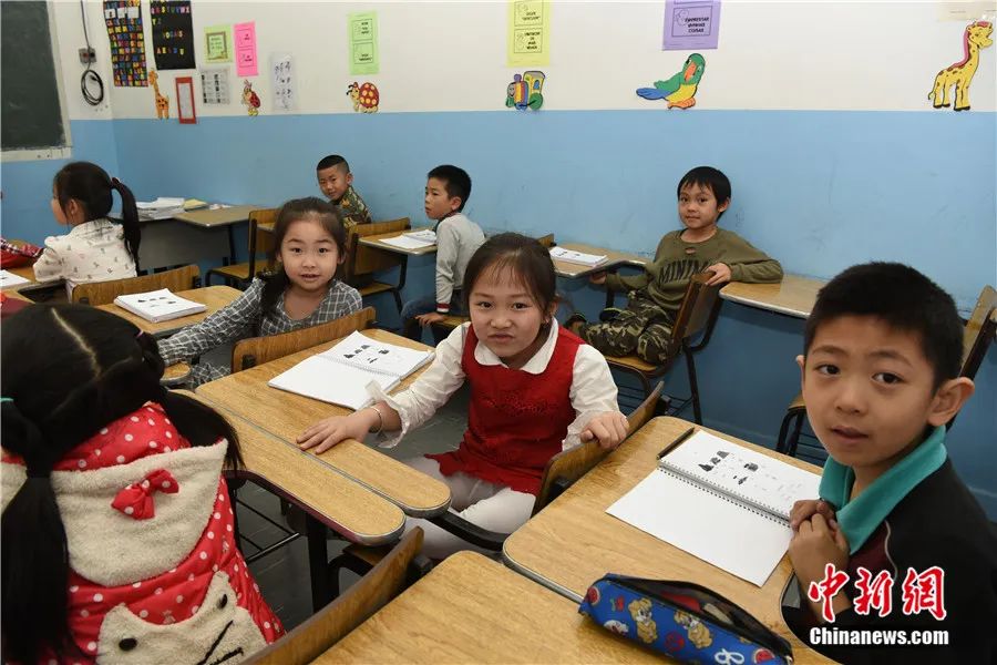 巴西德馨双语学校是圣保罗侨界一家较有名气的中葡双语学校，主要招收当地华人华侨子女就读。该校在海外积极开展华文教育，为传承中华文化、促进中巴两国文化交流做出了贡献，被列为国侨办“海外华文教育示范学校”称号。<a target='_blank' href='/'>中新社</a>记者 莫成雄 摄