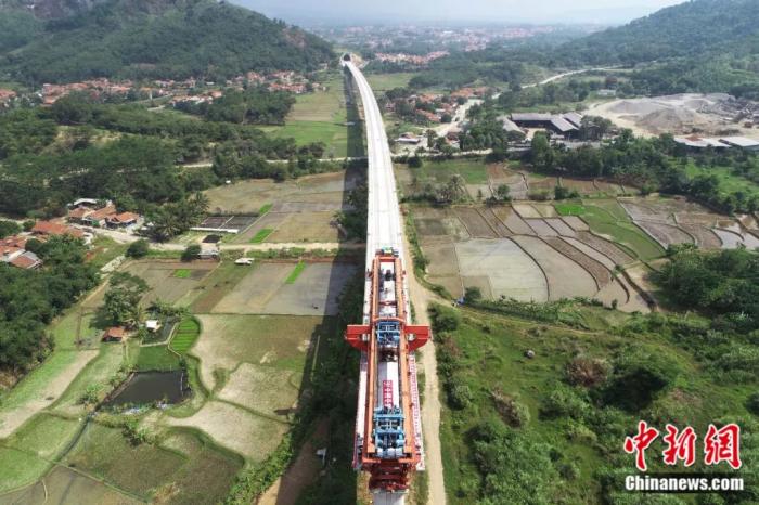 2022年9月7日，施工中的印尼雅万高铁，这是“一带一路”建设和中印尼两国务实合作标志性项目。王增堃 摄