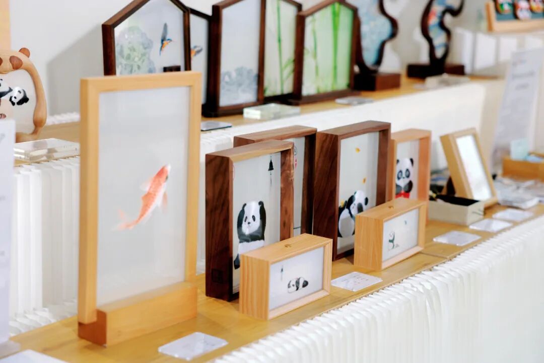 成都郫都：AI辅助纹样设计 千年蜀绣“潮”起来