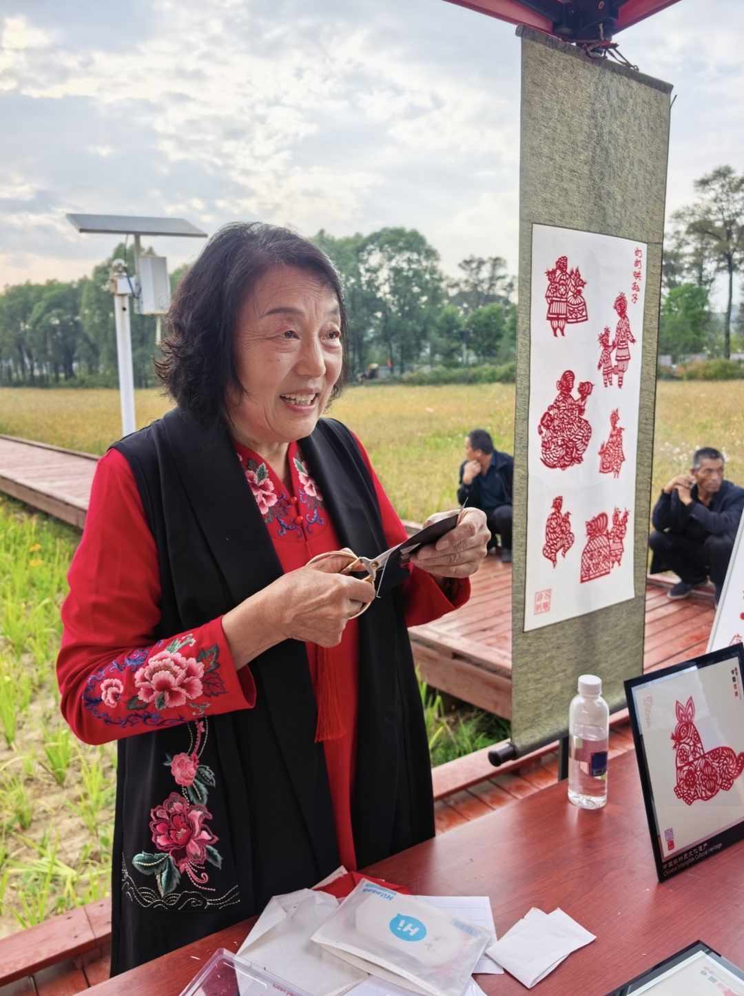 非遗静乐剪纸传承人吕慧：红纸为媒，讲述黄土高原故事